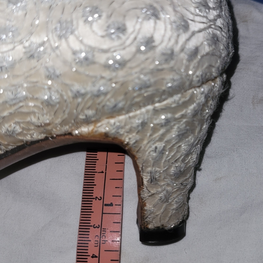 Vintage Wedding Shoes with kitten heal - Picture 10 of 10